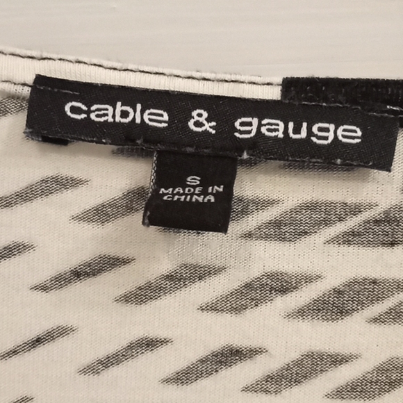 Cable & Guage Swist Top - Picture 2 of 3